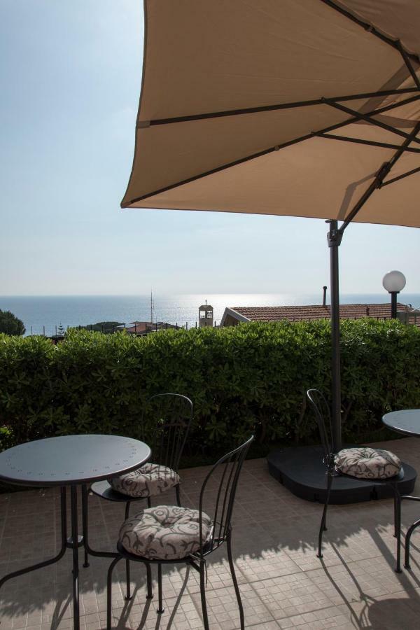 Bed and Breakfast L'Oasi Di Giorgia Читтаделла-дель-Капо Экстерьер фото
